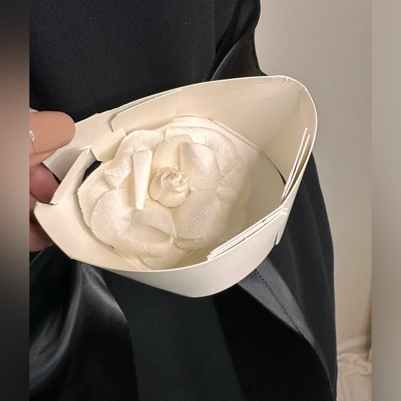 TALBOTS Satin Sash Black Dress with White Flower - Fully Lined Plus Sz 20 NWT - Picture 3 of 16